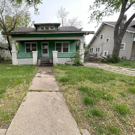 Buy this 3 bed house on Sunset Drive in Salina, KS 67401