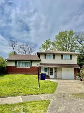 Buy this 3 bed house on unnamed road in Columbus, OH 43227