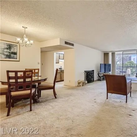 Image 2 - 778 South Royal Crest Circle, Paradise, NV 89169, USA - Condo for sale