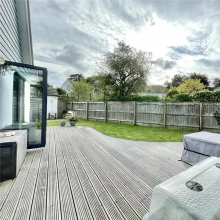 Image 5 - Priors Close, Christchurch, United Kingdom - House for sale