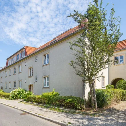 Rent this 3 bed apartment on Falkenhausenweg 44 in 12249 Berlin, Germany