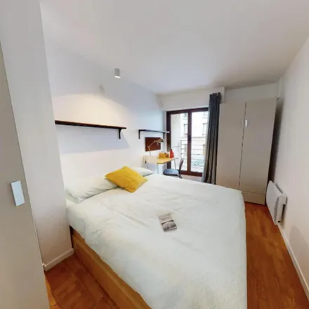 Rent this 4 bed room on 48 Rue Eugène Oudiné in 75013 Paris, France