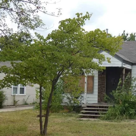 Buy this 3 bed house on 1510 Northwest Arlington Avenue in Lawton, OK 73507