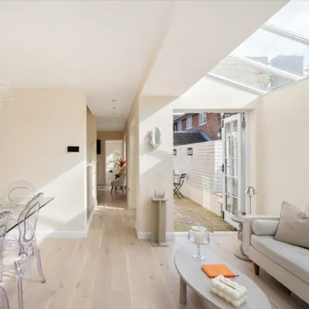 Image 9 - 10 Holly Berry Lane, London, NW3 6QT, United Kingdom - House for sale