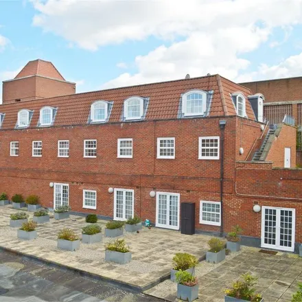 Rent this 2 bed apartment on Church Road in Welwyn Garden City, AL8 6PZ