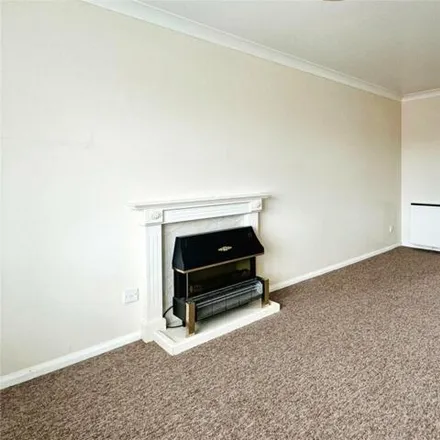 Image 8 - Falmouth Close, Eastbourne, BN23 5RN, United Kingdom - Apartment for sale