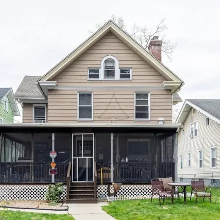 Buy this 4 bed house on 382 Vine Street in Hartford, CT 06112