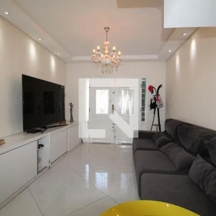 Rent this 3 bed house on Quadra Patriarca - Futebol Society in Rua dos Ariosos, Cidade Patriarca