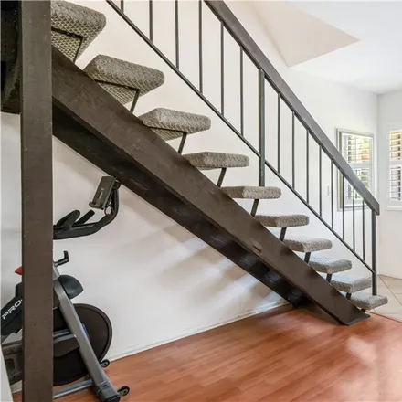 Image 3 - 1400 Stonewood Court, Los Angeles, CA 90732, USA - Townhouse for sale