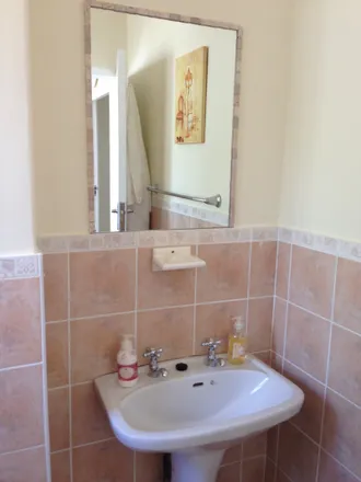 Image 3 - Hout Bay, Cape Town Ward 74, WC, ZA - House for rent