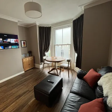 Image 2 - Barnaby's Lounge, 46 Robertson Street, St Leonards, TN34 1HL, United Kingdom - Apartment for rent