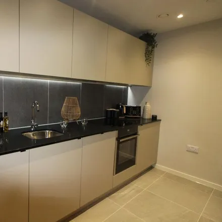 Image 5 - City Gardens, Chester Road, Manchester, M15 4SR, United Kingdom - Apartment for rent