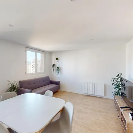 Rent this 3 bed apartment on 9 Rue André Abry in 38100 Grenoble, France