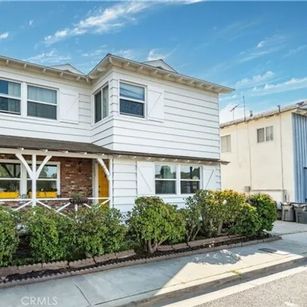 Buy this 6 bed house on 1241 11th Street in Manhattan Beach, CA 90266
