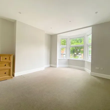 Image 3 - 383-385 Ecclesall Road, Sheffield, S11 8PG, United Kingdom - Apartment for rent