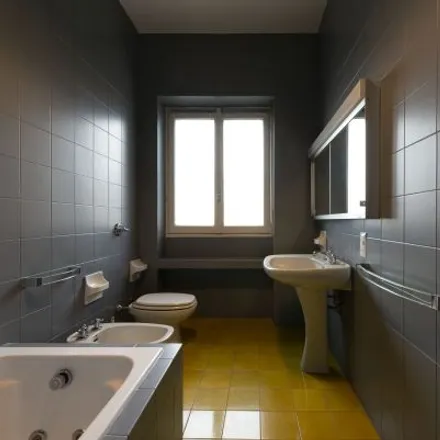 Image 6 - Viale Beatrice d'Este, 30, 20122 Milan MI, Italy - Room for rent