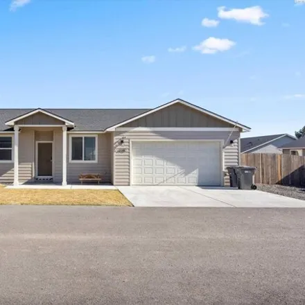 Buy this 3 bed house on West 39th Avenue in Kennewick, WA 99337