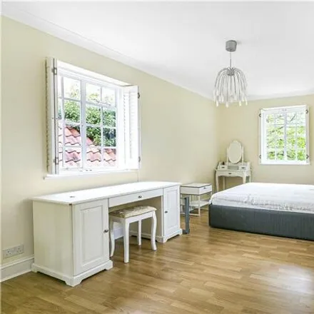 Image 7 - Dartmouth Place, London, W4 2RH, United Kingdom - House for sale