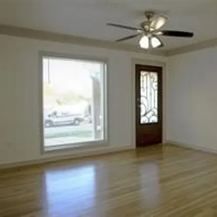 Image 3 - 809 Cliffdale Avenue, Dallas, TX 75211, USA - House for rent