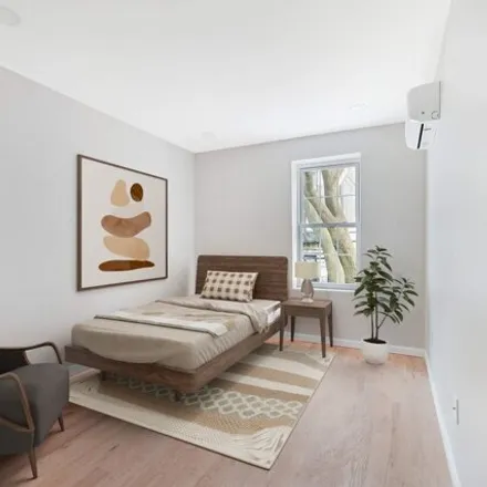 Image 7 - 24-21 42nd Street, New York, NY 11103, USA - House for sale