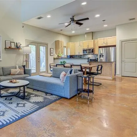 Image 4 - 4021 Valley View Rd Unit B, Austin, Texas, 78704 - Condo for sale
