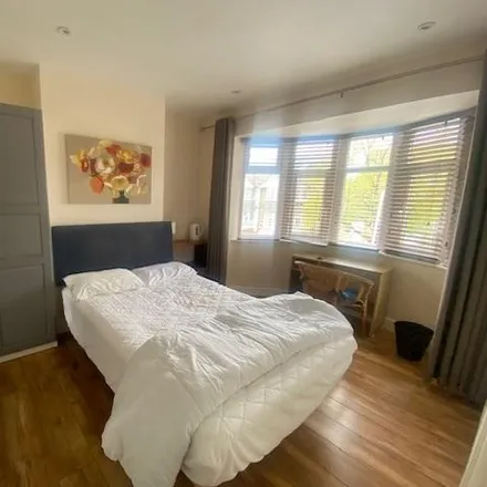 Rent this studio apartment on Zealand Avenue in London, UB7 0BL