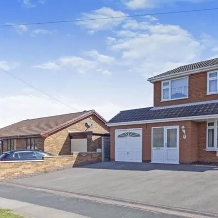 Buy this studio house on 33 Higham Way in Hinckley, LE10 2PX
