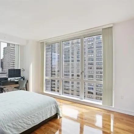 Image 3 - 200 West End Avenue, New York, NY 10023, USA - Condo for rent