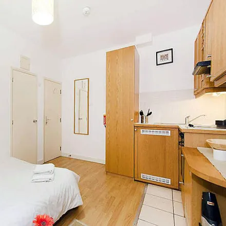 Image 2 - 24 Fairholme Road, London, W14 9JS, United Kingdom - Apartment for rent