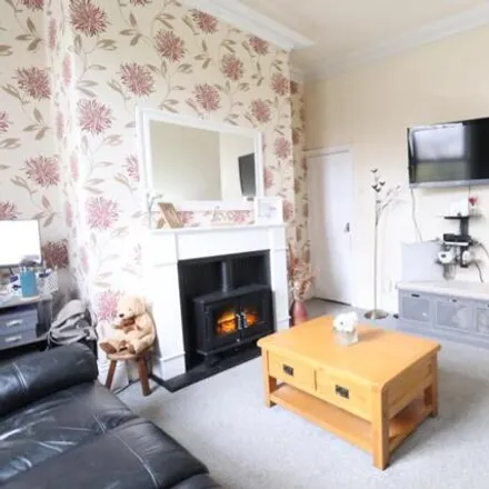 Image 2 - 26 Woodbank Terrace, Saddleworth, Greater Manchester, Ol5 0sp - Townhouse for sale