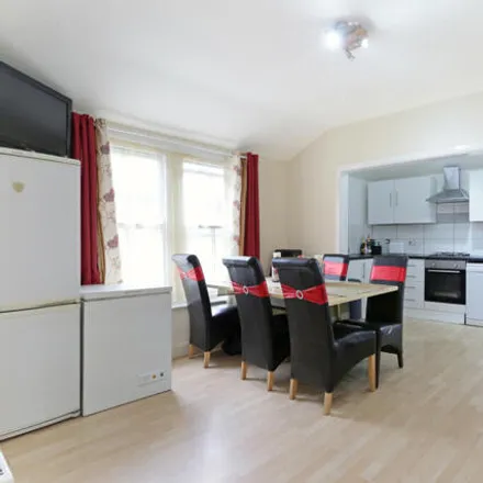 Image 2 - 30 Cato Road, London, SW4 7TW, United Kingdom - Apartment for sale