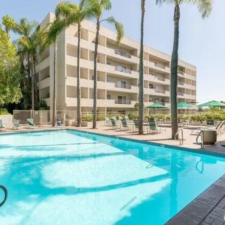 Rent this 2 bed townhouse on Sunset Plaza in West Sunset Boulevard, West Hollywood