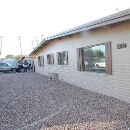 Buy this studio house on 7106 North 68th Avenue in Glendale, AZ 85303