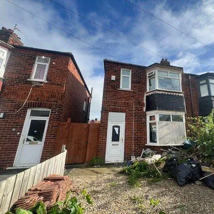 Buy this 3 bed duplex on Grinkle Road in Redcar, TS10 5DT