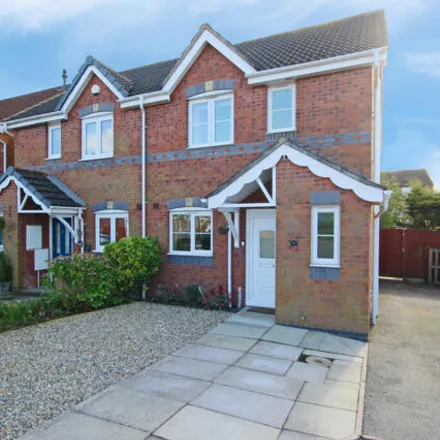 Buy this 3 bed duplex on Brambles Chase in Sandiway, CW8 2DE