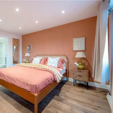 Image 3 - 4-5 Queen Street, London, W1J 5HL, United Kingdom - House for rent