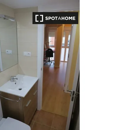 Image 9 - Dia, Calle Aracena, 41080 Seville, Spain - Room for rent