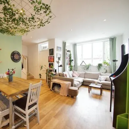 Image 3 - Cruden Court, Monier Road, London, E3 2PS, United Kingdom - Apartment for sale