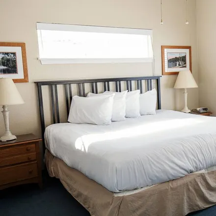 Rent this 2 bed condo on Delavan in WI, 53115