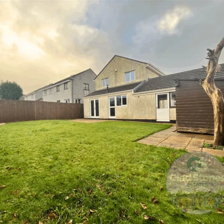 Buy this 4 bed house on Elm Close in Beech Road, Callington