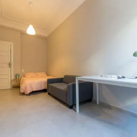 Rent this 5 bed apartment on La Cantina de Ruzafa in Carrer del Literat Azorín, 13-A