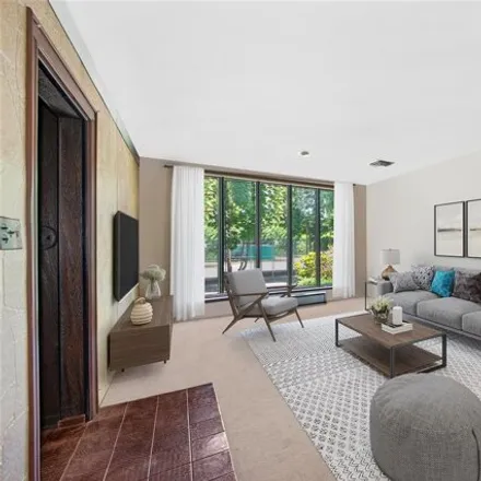 Image 7 - 1150 East 5th Street, New York, NY 11230, USA - House for sale