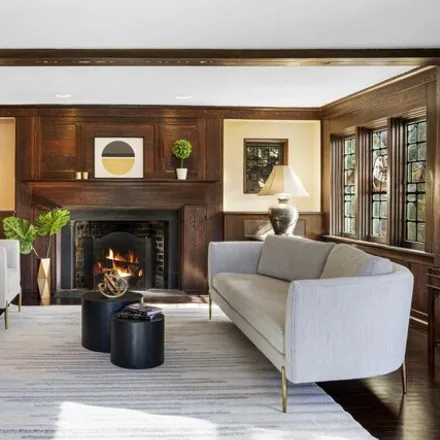 Image 4 - 19 Sycamore Street, Village of Bronxville, NY 10708, USA - House for sale