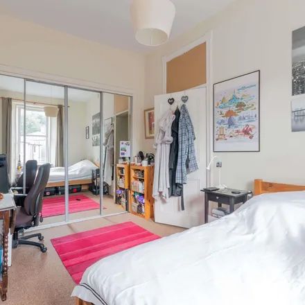 Image 2 - 21 Meadowbank Crescent, City of Edinburgh, EH8 7AQ, United Kingdom - Apartment for rent