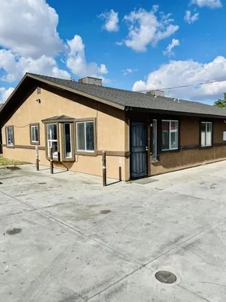 Buy this studio house on McCord Avenue in Kern County, CA 93301