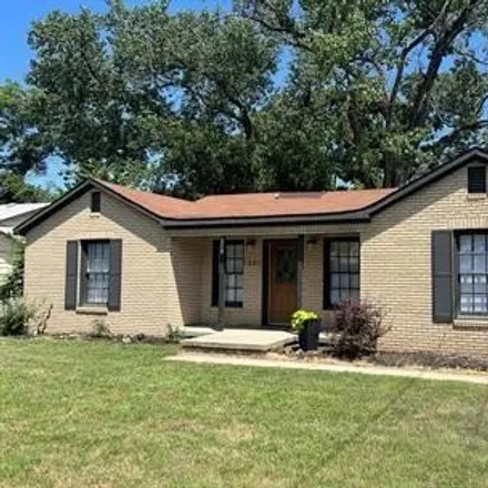 Rent this 3 bed house on 1302 West Frey Street in Stephenville, TX 76401