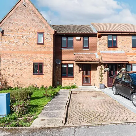 Rent this 2 bed duplex on Holton Heath in Bracknell Forest, RG12 9RX