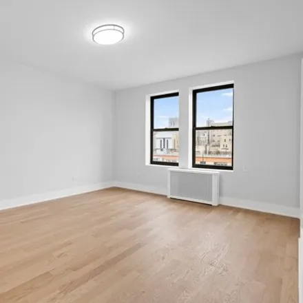 Image 6 - 105 Bennett Avenue, New York, NY 10033, USA - Condo for sale