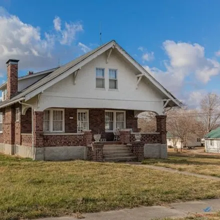 Buy this 5 bed house on 205 North Market Street in Lincoln, Benton County