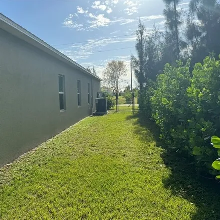 Image 8 - 573 Southwest 18th Court, Cape Coral, FL 33991, USA - House for sale